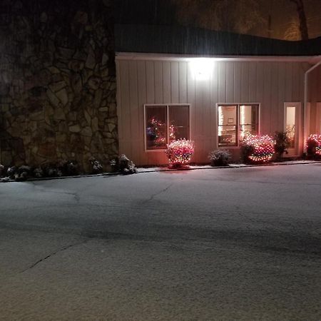 University Inn Cullowhee Exterior photo